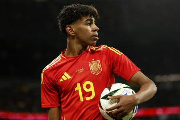 巴塞罗那陷困境：17岁新星亚马尔伤缺，球队依赖性凸显